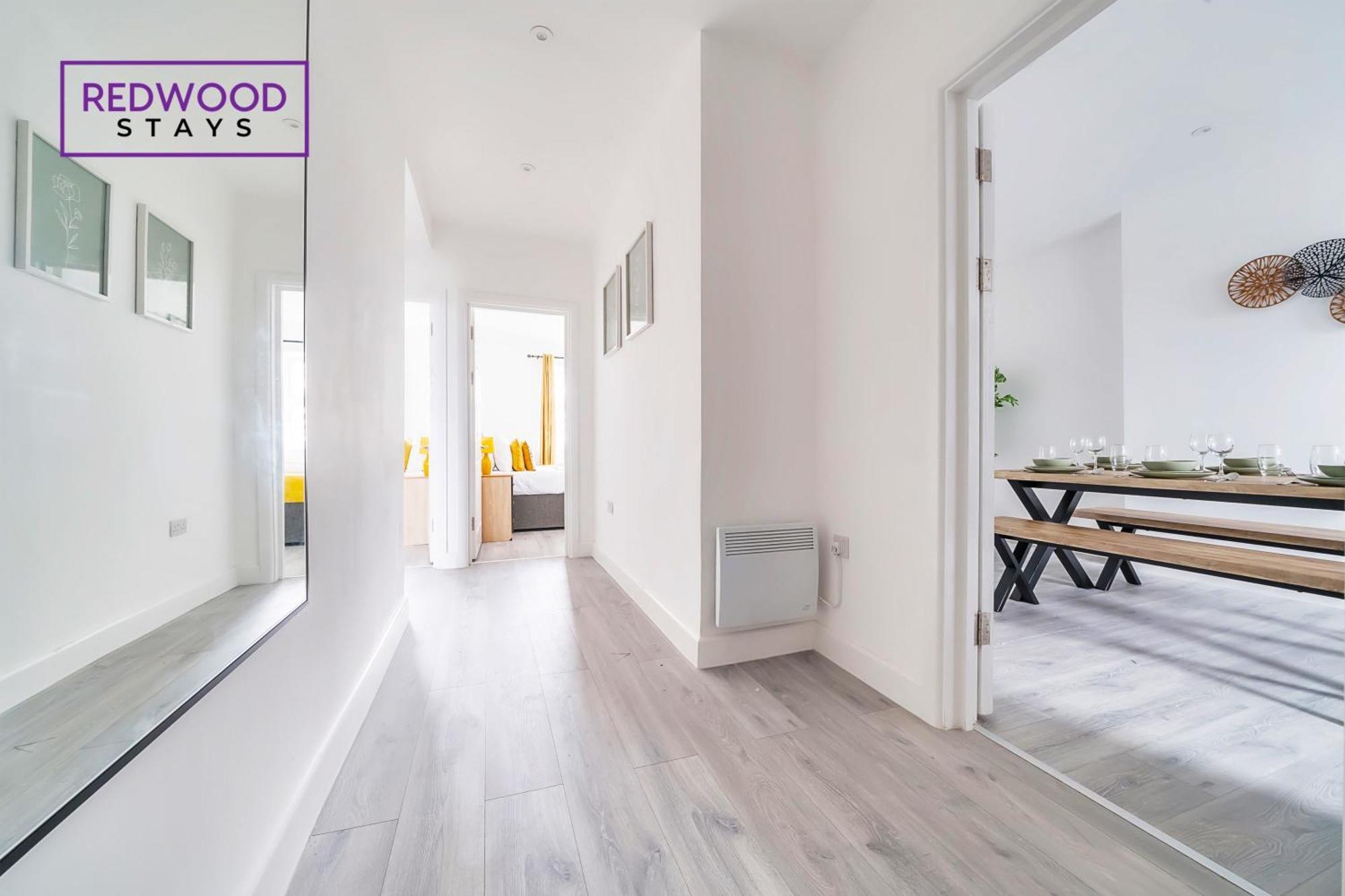 Brand New, 2 Bed 1 Bath, Modern Town Center Apartment, Free Wifi & Netflix By Redwood Stays Олдершот Екстер'єр фото