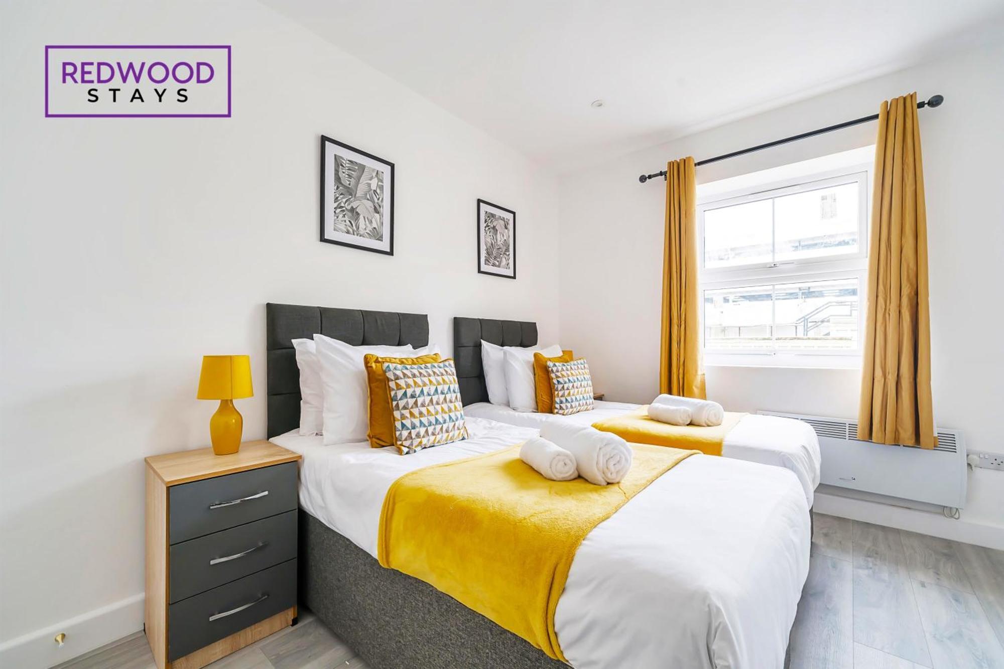 Brand New, 2 Bed 1 Bath, Modern Town Center Apartment, Free Wifi & Netflix By Redwood Stays Олдершот Екстер'єр фото