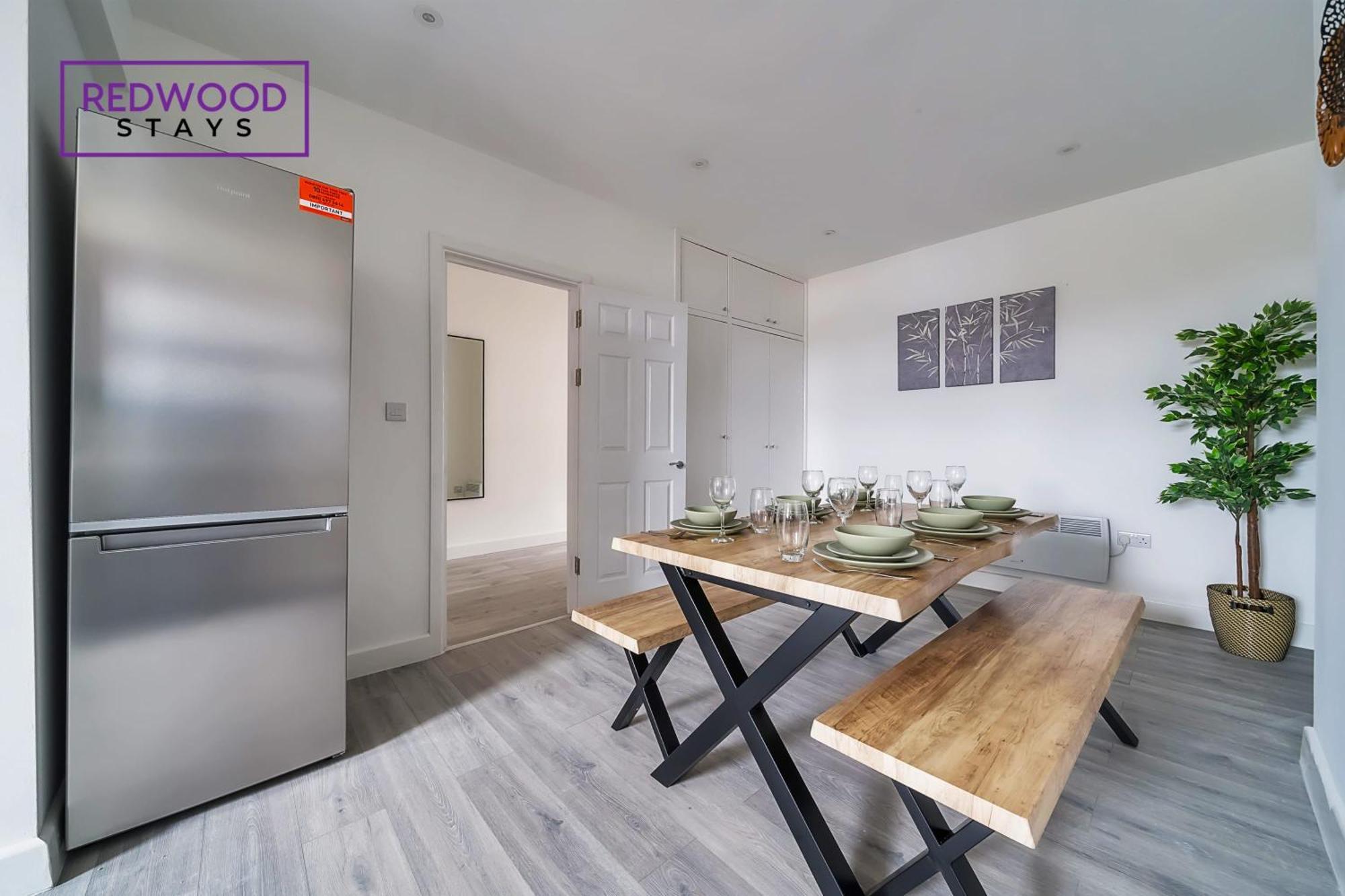 Brand New, 2 Bed 1 Bath, Modern Town Center Apartment, Free Wifi & Netflix By Redwood Stays Олдершот Екстер'єр фото