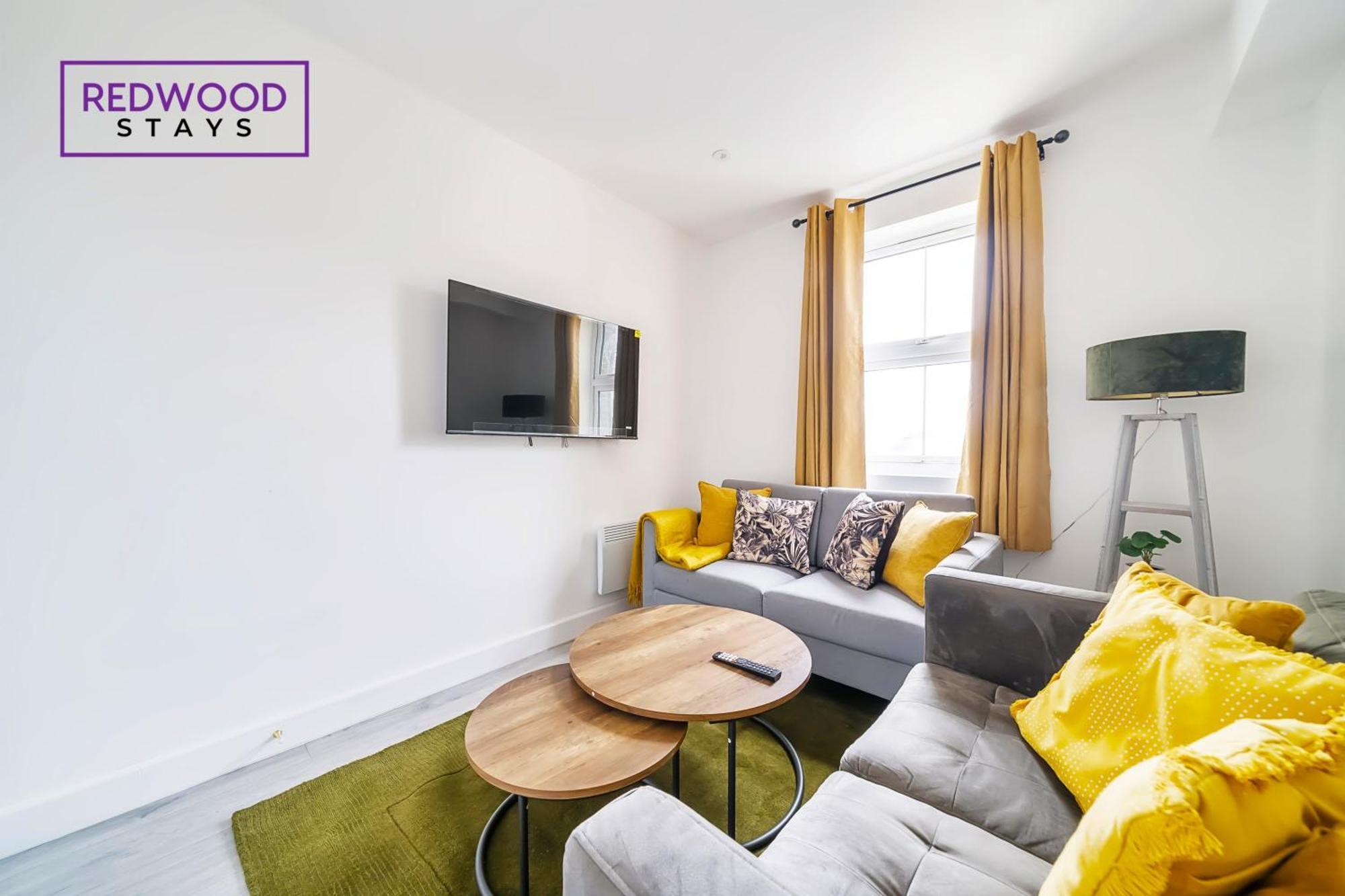 Brand New, 2 Bed 1 Bath, Modern Town Center Apartment, Free Wifi & Netflix By Redwood Stays Олдершот Екстер'єр фото